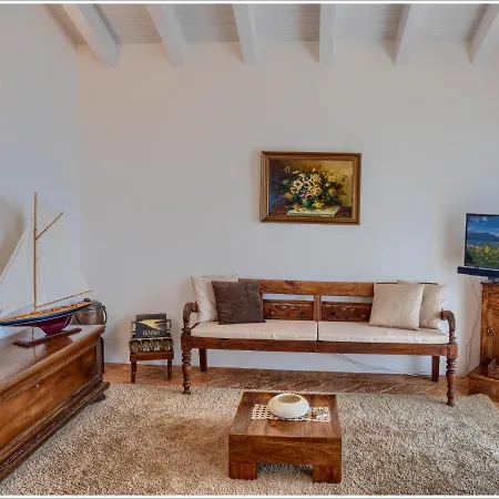 Aquarius - Larihome A08 Apartment *